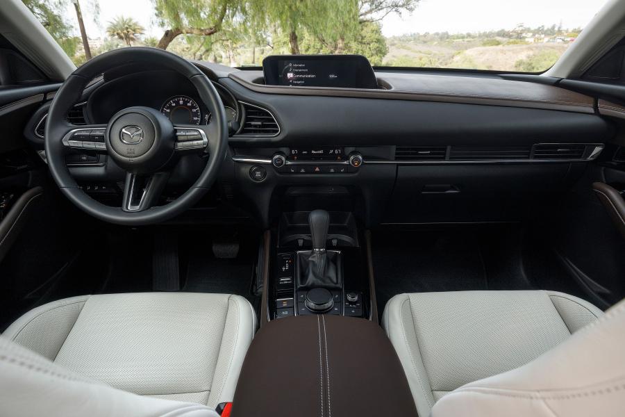 Торпедо Mazda CX-30 2019 года  (NA) (фото 32 из 40)